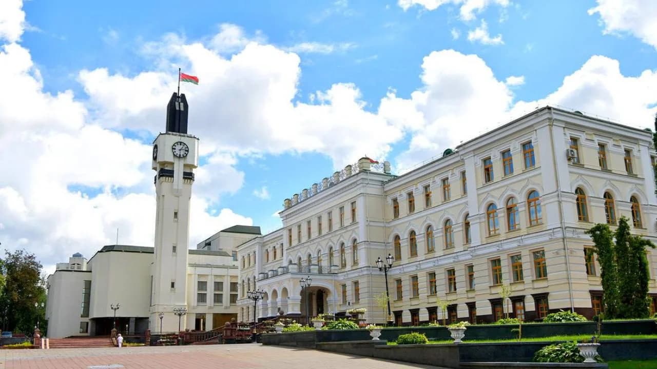 Руководство Витебской области поздравляет жителей региона с Днём народного единства.