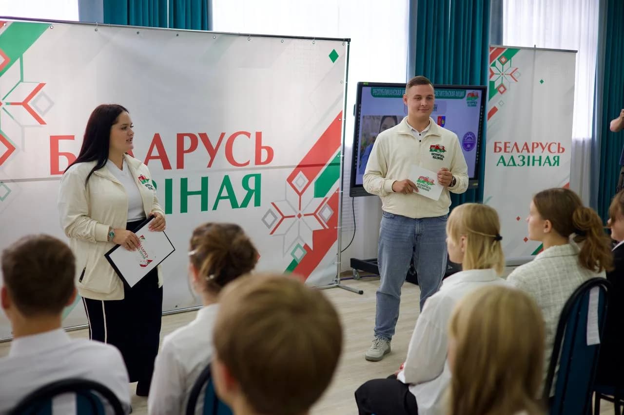 «Беларусь адзіная». Масштабная республиканская акция объединила учащихся и педагогов Оршанских колледжей. 